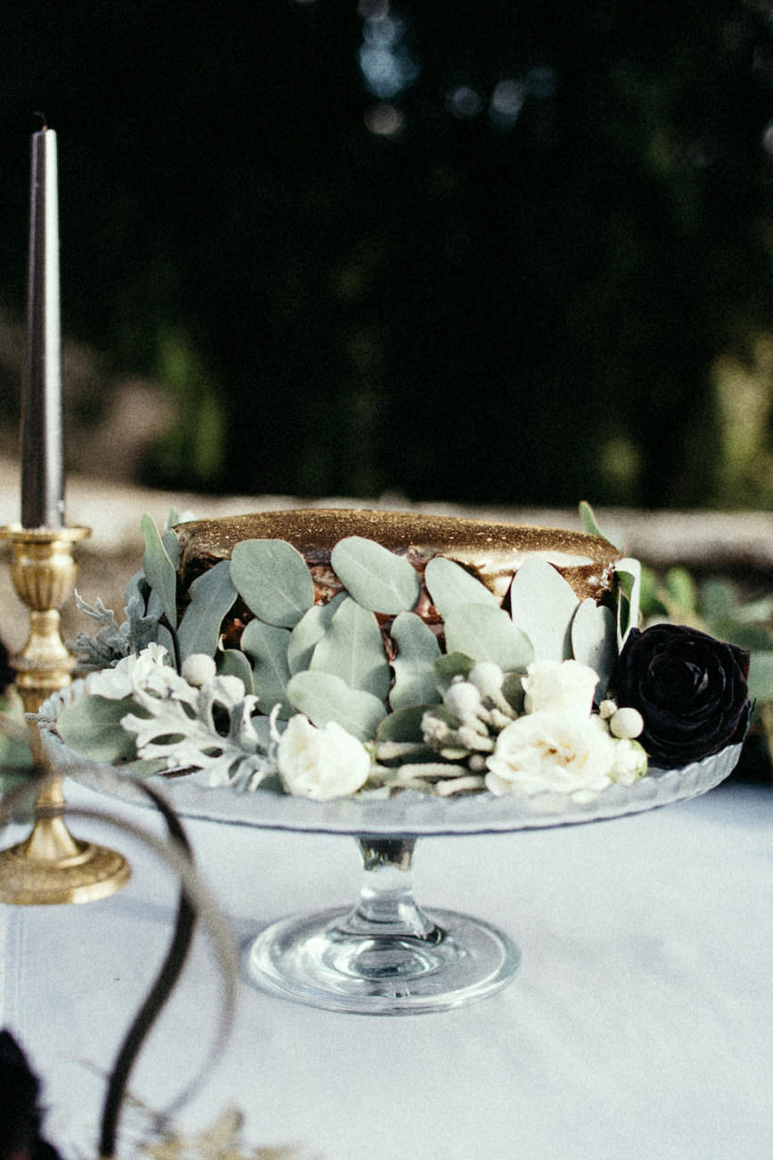 Style Shoot in Tuscany, Italy chocolate and gold wedding cake