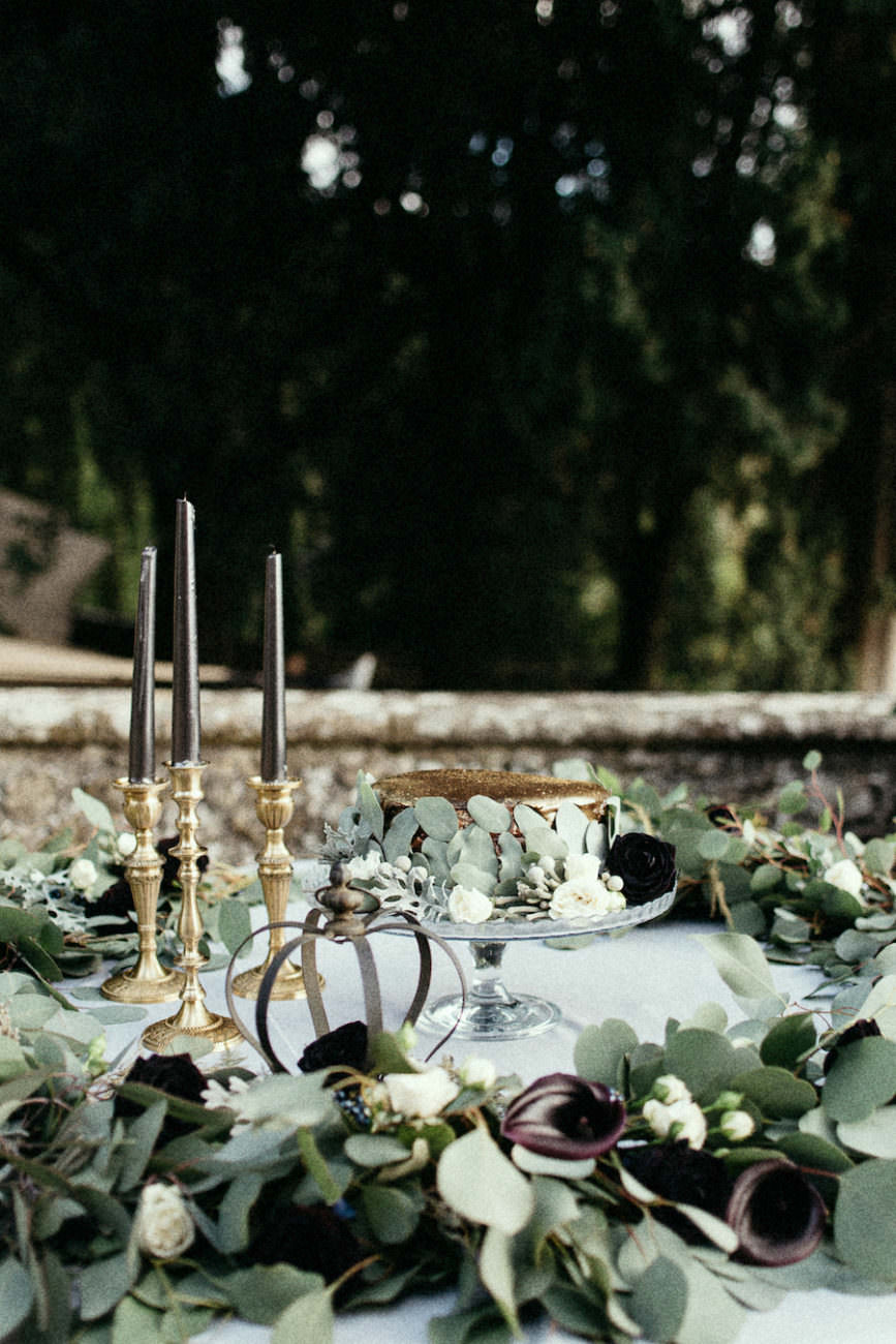 Style Shoot in Tuscany, Italy wedding cake table decoration ideas
