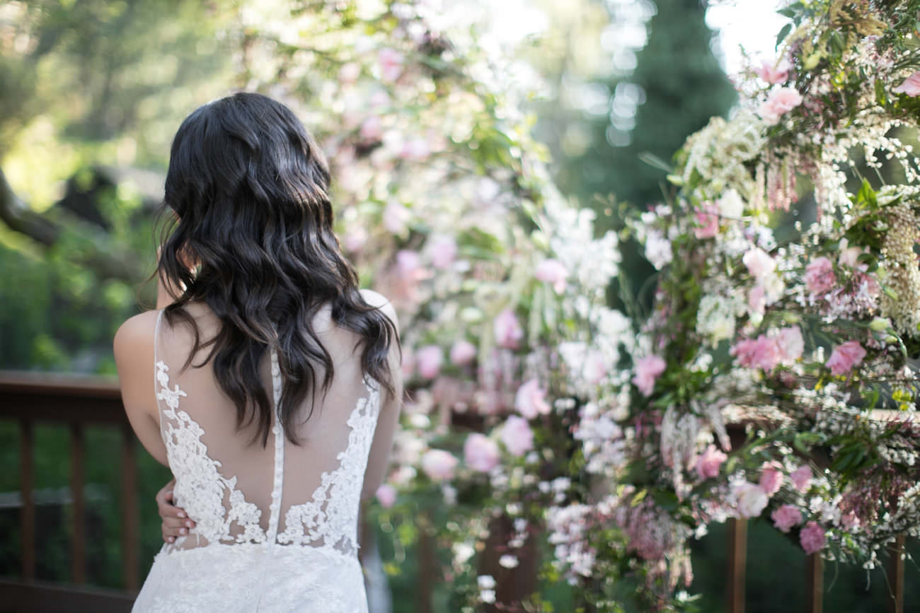 Neutral Wedding Inspiration_bride back view