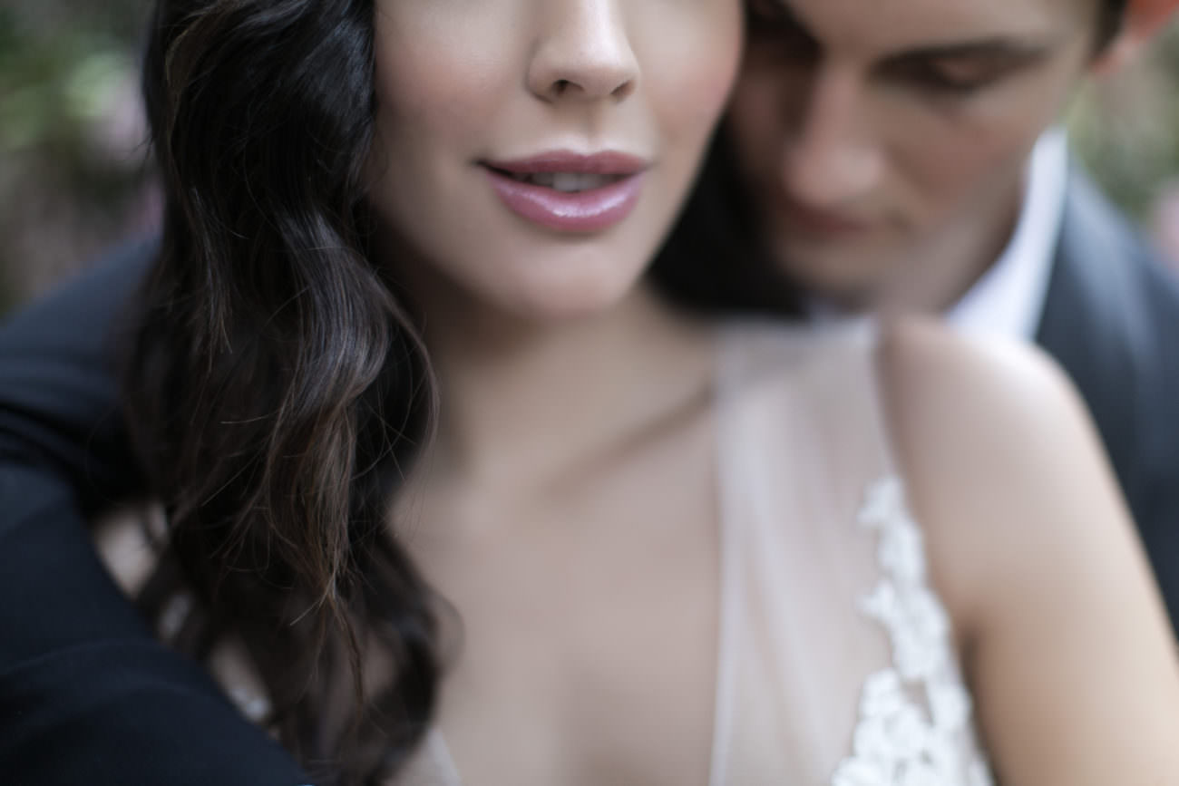 Neutral Wedding Inspiration_bride close up