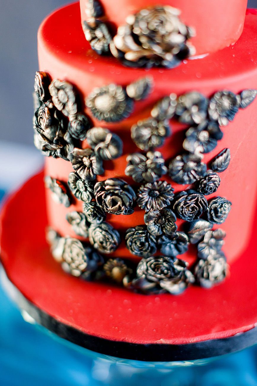 Baroque Wedding cake with red black and gold details