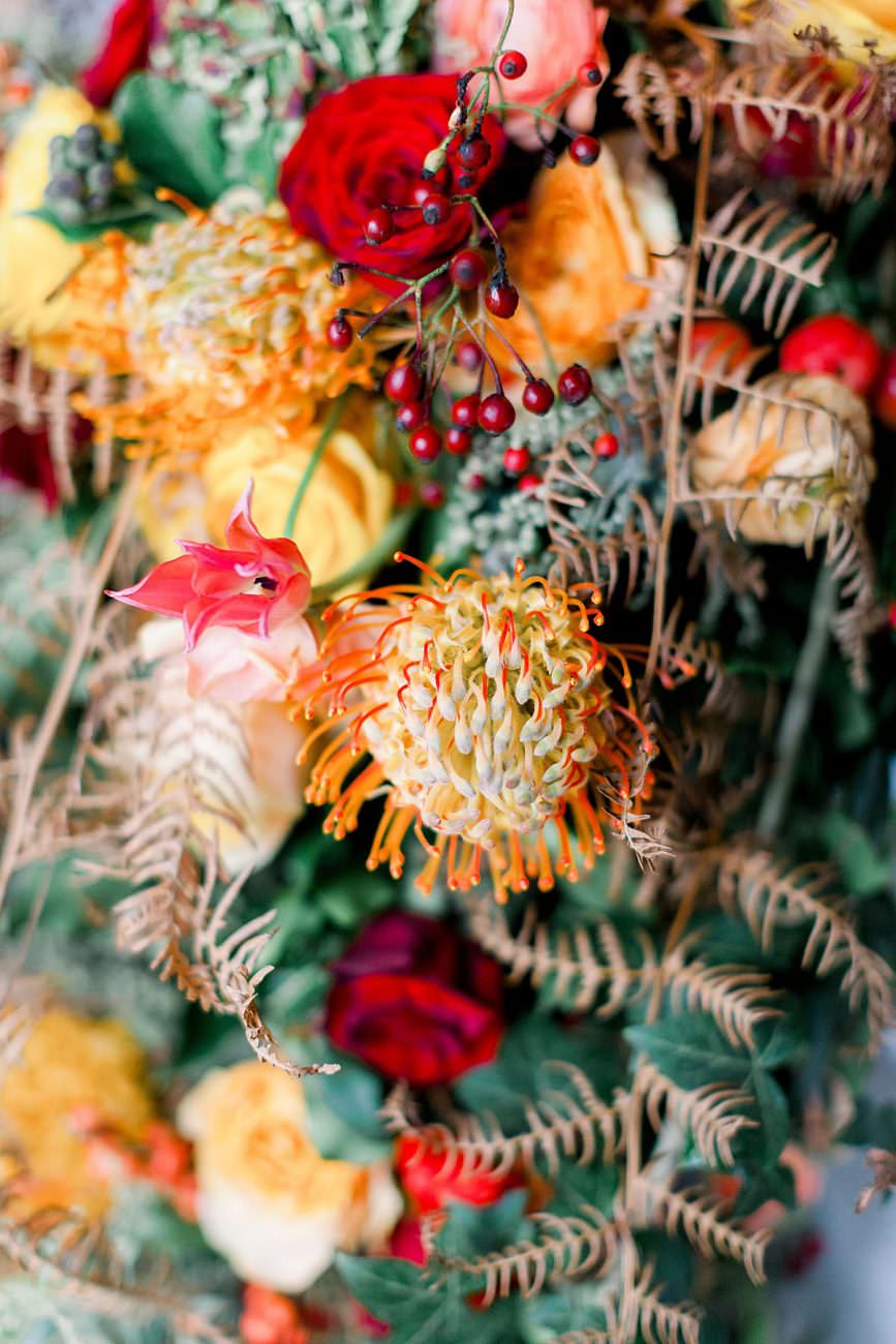 Baroque wedding with winter flowers ideas