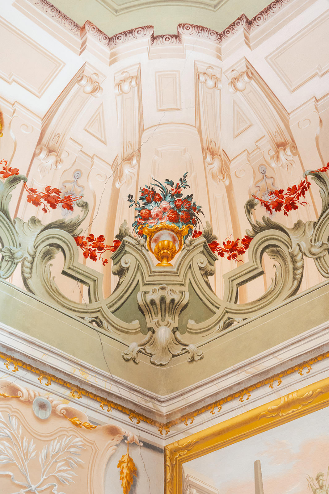 Italian renaissance fresco paintings displayed upon the interior of Villa Balbiano make for a sublime destination wedding venue